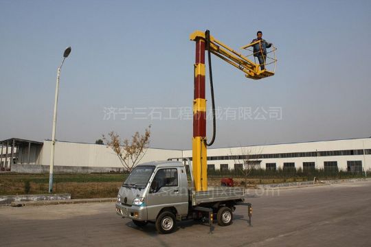 點擊查看詳細信息<br>標題：小型高空作業車 閱讀次數：2630